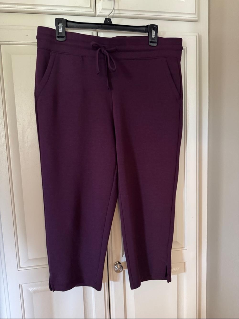 32 degrees COOL Capri Crop Pants Women Large Burgundy Maroon Tie Waist Soft
